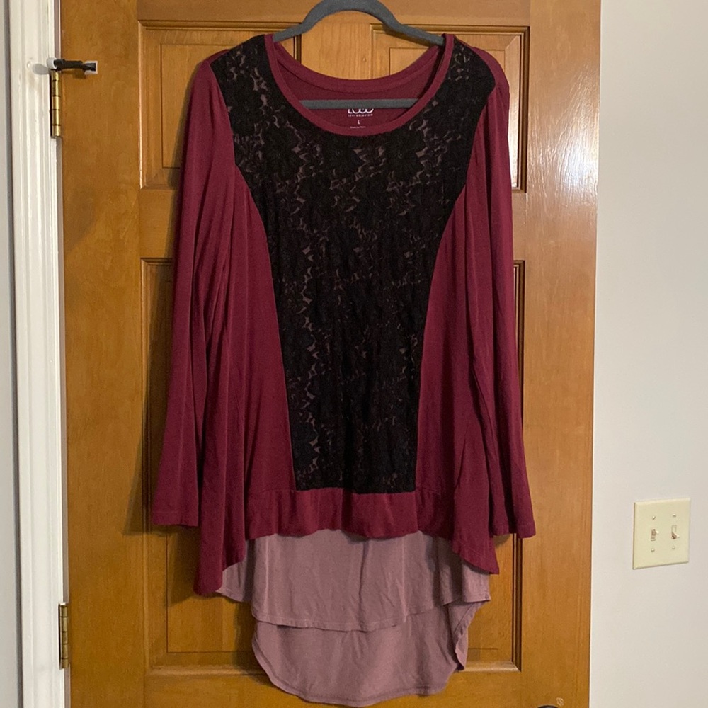 Logo by Lori Goldstein 2 piece lace tunic set